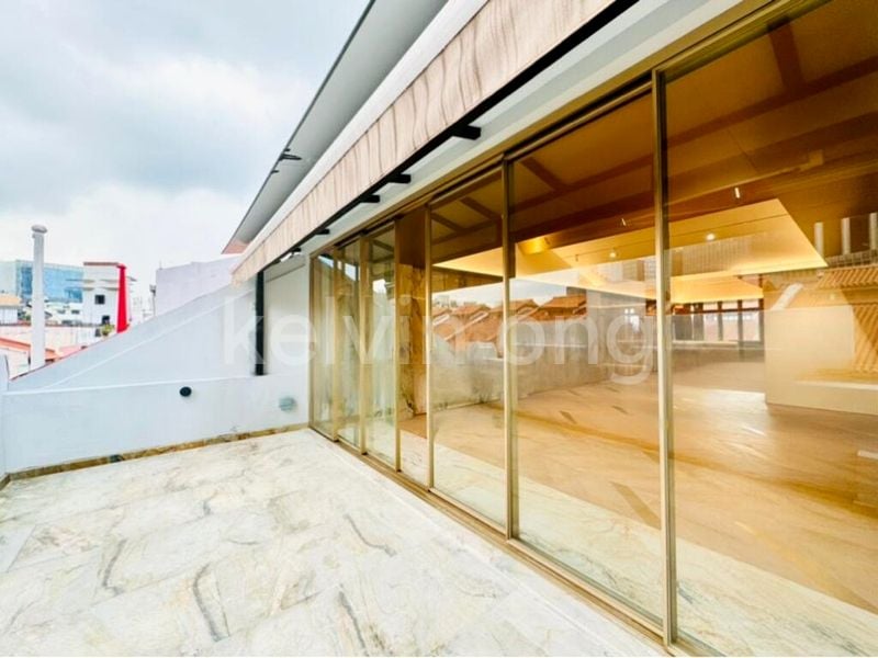 Shop / Shophouse for Sale in  Boat Quay Conservation Area - Image 2