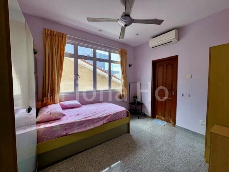 6 Bed Semi-Detached House (Landed) for Sale in  Sennett Estate - Image 9