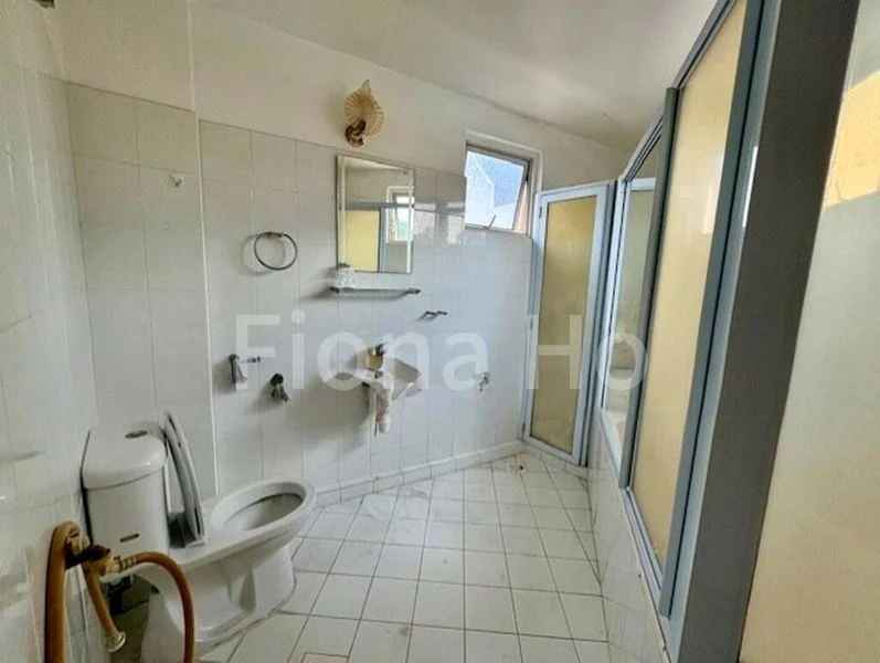 6 Bed Semi-Detached House (Landed) for Sale in  Sennett Estate - Image 6