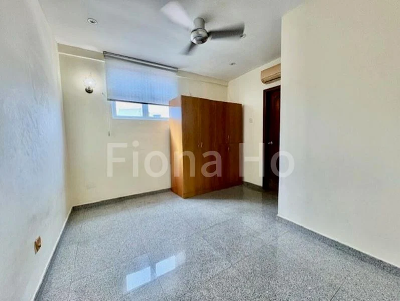6 Bed Semi-Detached House (Landed) for Sale in  Sennett Estate - Image 7