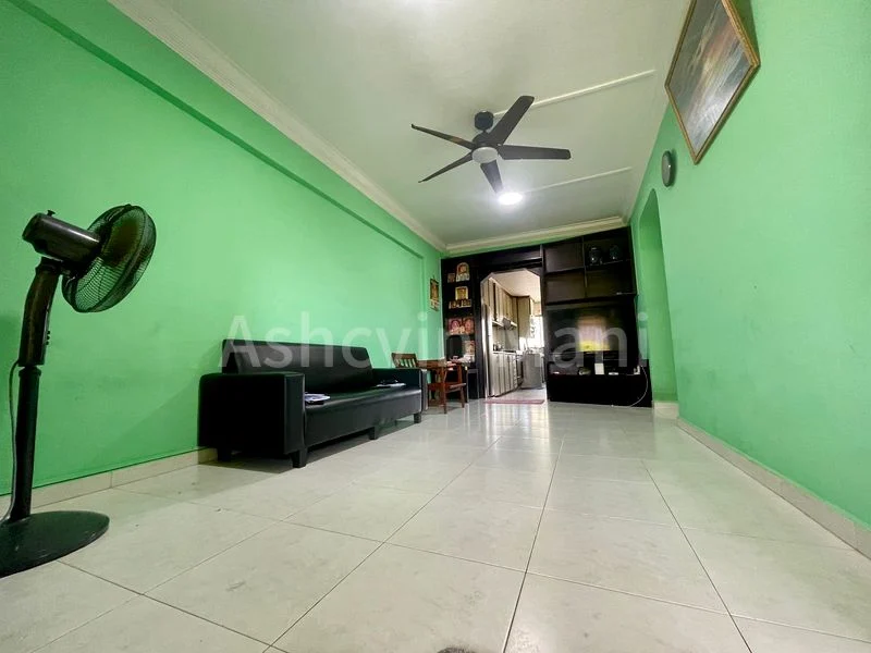 3 Room (3NG) HDB for Sale in  715 Clementi West Street 2 - Image 1