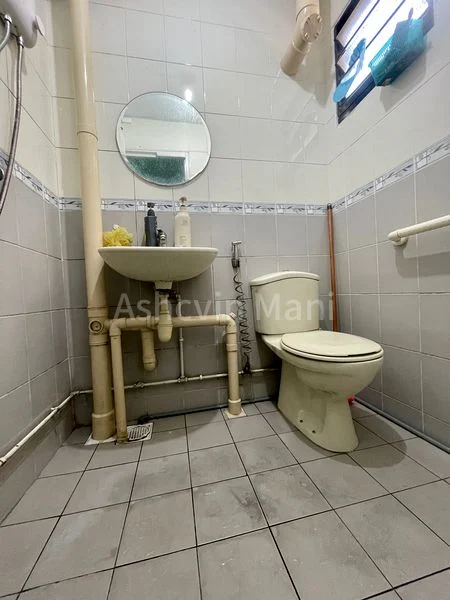 3 Room (3NG) HDB for Sale in  715 Clementi West Street 2 - Image 5