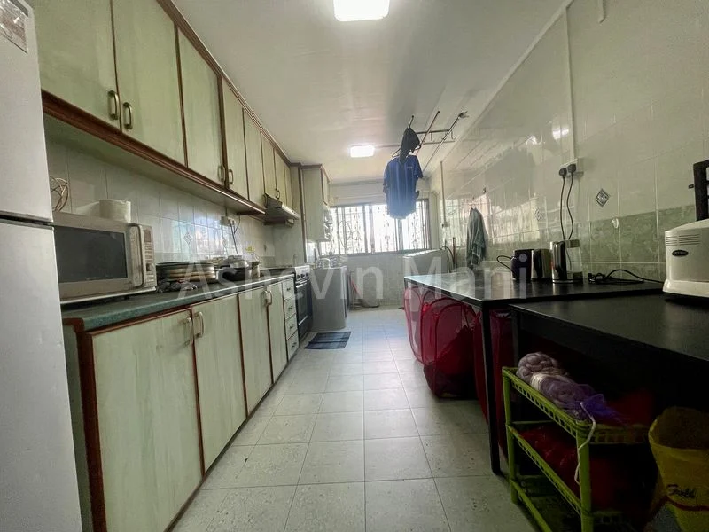 3 Room (3NG) HDB for Sale in  715 Clementi West Street 2 - Image 4