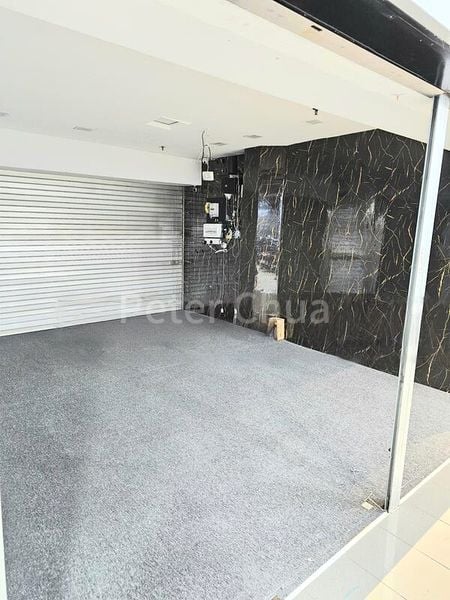 Shop / Shophouse for Rent: Queensway Shopping Centre - Image 2
