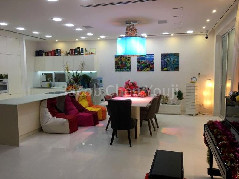 8 Bed Bungalow (Landed) for Sale in  Paradise Island - Image 3