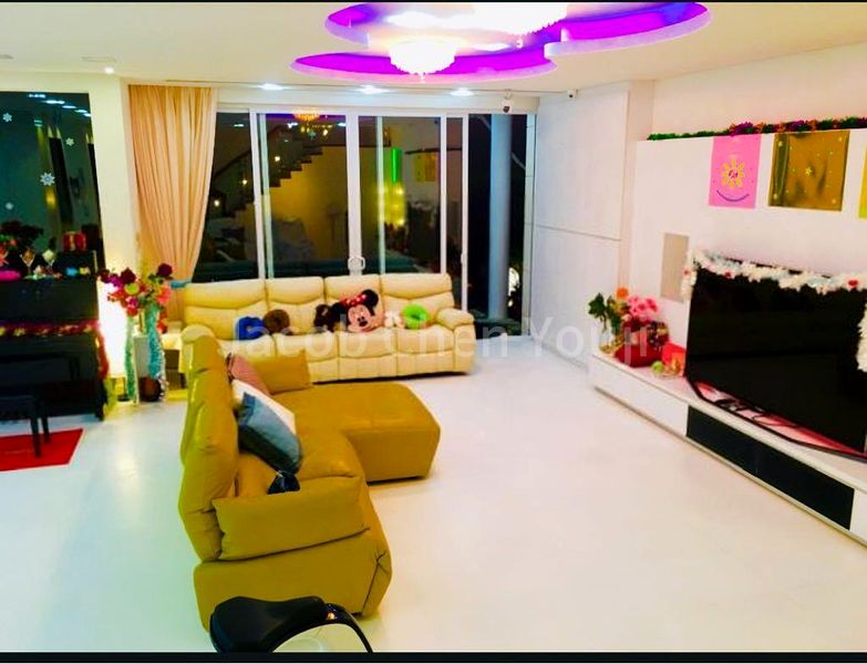 8 Bed Bungalow (Landed) for Sale in  Paradise Island - Image 8