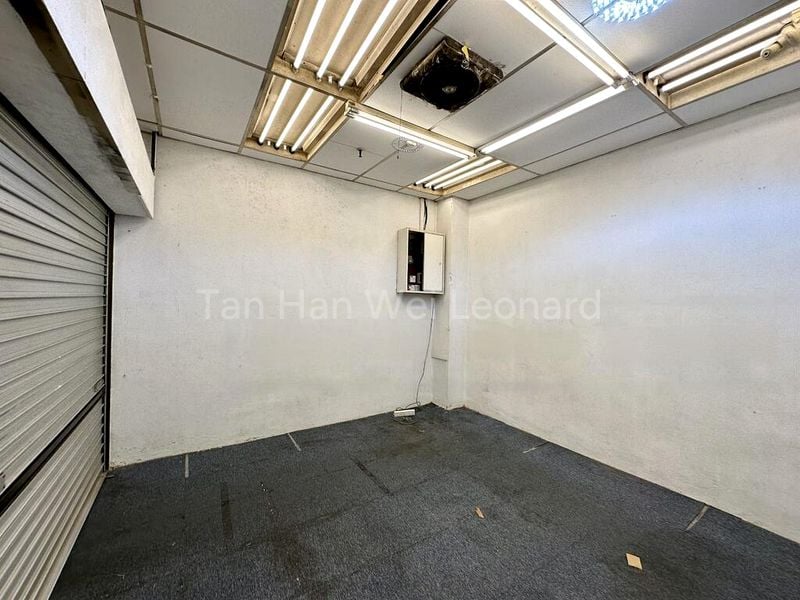 Shop / Shophouse for Sale: Lucky Plaza - Image 1