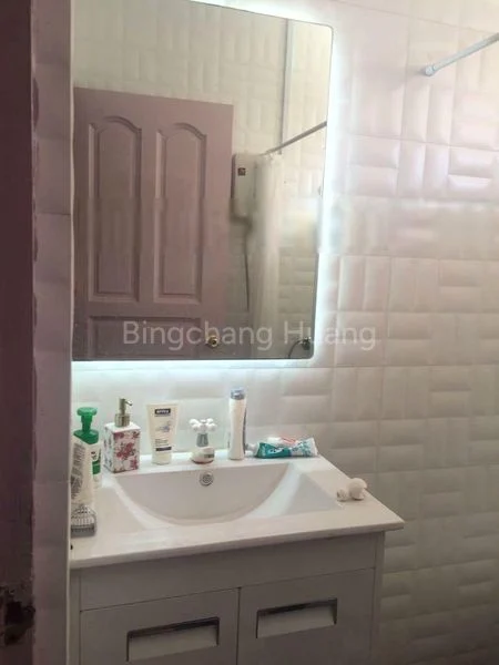 Room (Landed) for Rent in  Happy Mansion - Image 18