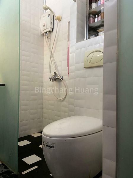 Room (Landed) for Rent in  Happy Mansion - Image 6