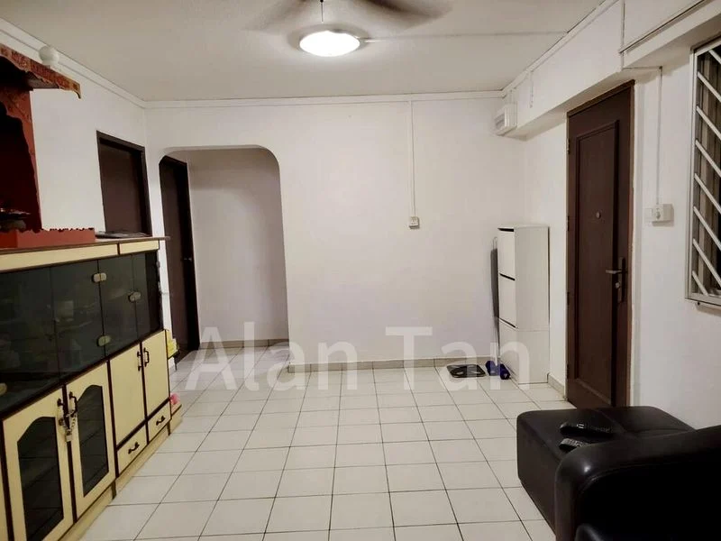 4 Room (4S) HDB for Sale in 218 Petir Road - Image 1