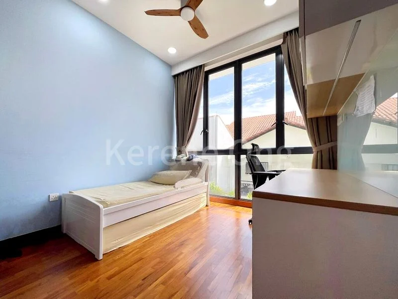 4 Bed Terraced House (Landed) for Sale in  Sunrise Gardens - Image 8