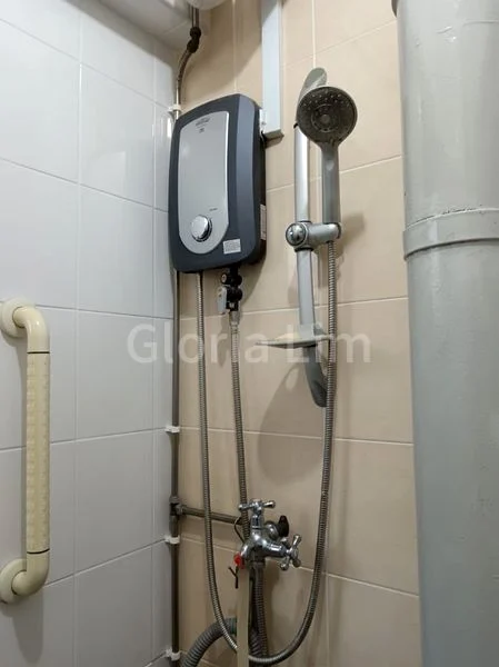 Common Room (HDB) for Rent in  227 Tampines Street 23 - Image 6