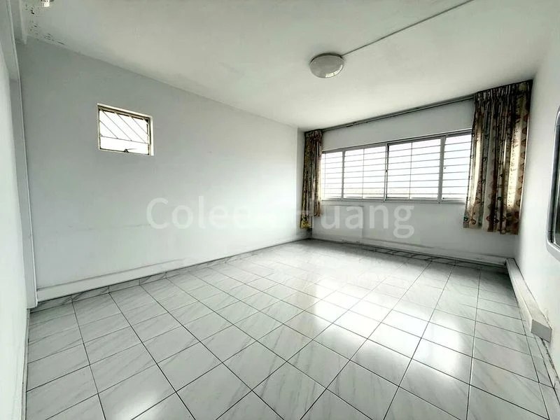 Executive HDB for Sale in 615 Hougang Avenue 8 - Image 6