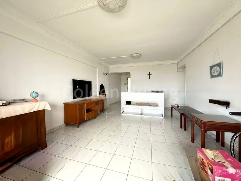 Executive HDB for Sale in 615 Hougang Avenue 8 - Image 3