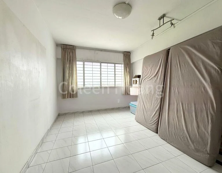 Executive HDB for Sale in 615 Hougang Avenue 8 - Image 7