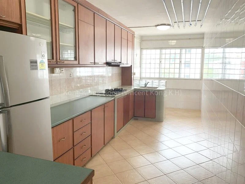 5 Room (5I) HDB for Rent in  531 Bukit Batok Street 51 - Image 12