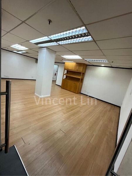 Light Industrial (B1) for Rent: Tong Lee Building - Image 3