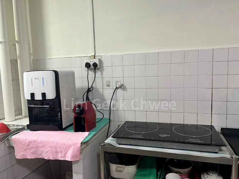 Common Room (HDB) for Rent in  142 Lorong Ah Soo - Image 6