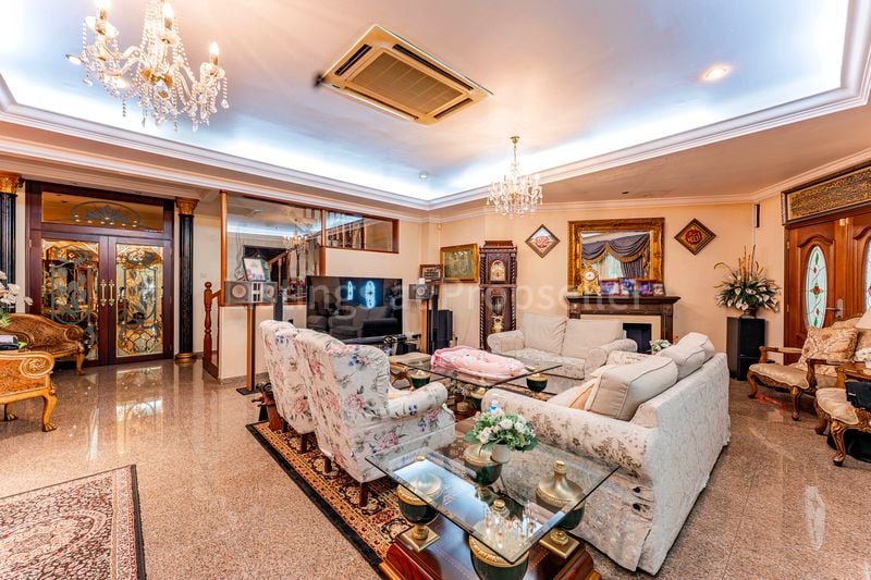 4 Bed Terraced House (Landed) for Sale in West Coast Road - Image 1