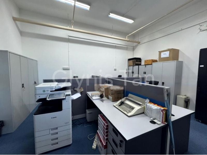 Light Industrial (B1) for Rent: Tradehub 21 - Image 7