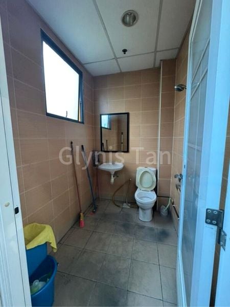 Light Industrial (B1) for Rent: Tradehub 21 - Image 2