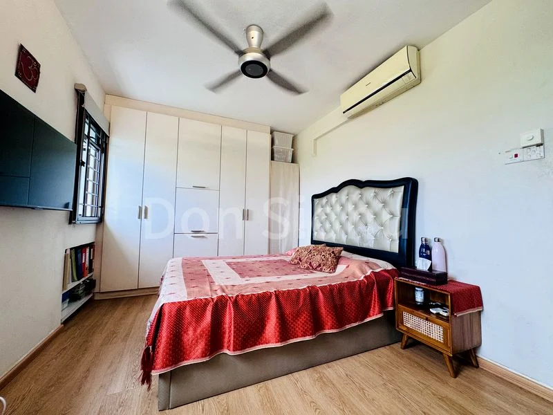 5 Room (5I) HDB for Sale in  484 Admiralty Link - Image 5