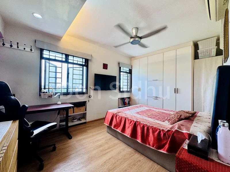 5 Room (5I) HDB for Sale in  484 Admiralty Link - Image 4