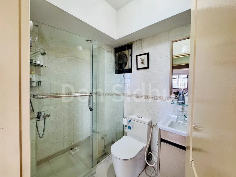 5 Room (5I) HDB for Sale in  484 Admiralty Link - Image 11