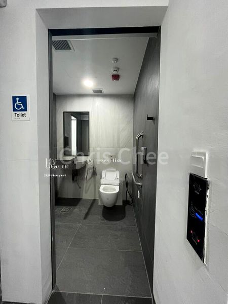 Shop / Shophouse for Rent: Retail, Gym, or Commercial School @ Carpenter Street - Image 6