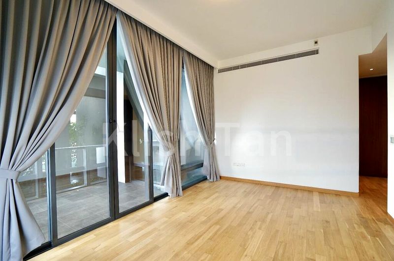 3 Bed Condo for Sale in  Nouvel 18 - Image 5