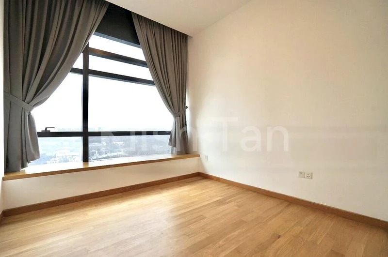 3 Bed Condo for Sale in  Nouvel 18 - Image 2