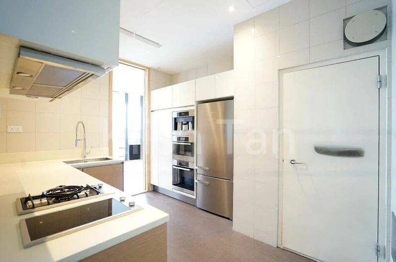 3 Bed Condo for Sale in  Nouvel 18 - Image 6