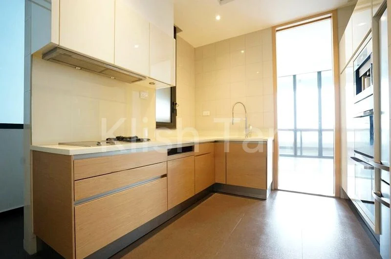 3 Bed Condo for Sale in  Nouvel 18 - Image 10
