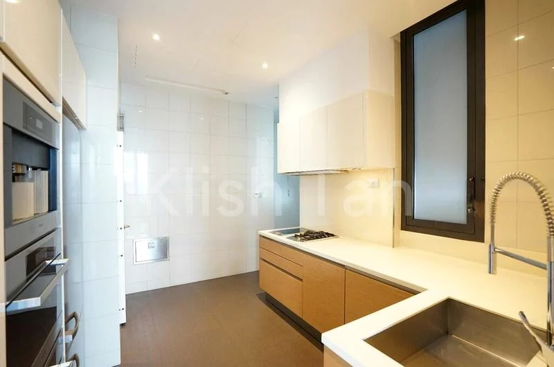 3 Bed Condo for Sale in  Nouvel 18 - Image 7