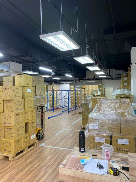 Light Industrial (B1) for Sale: Lam Soon Industrial Building - Image 4