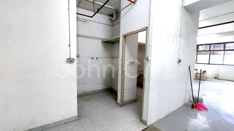 Light Industrial (B1) for Rent: Yi Xiu Factory Building - Image 2