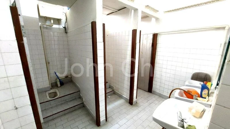 Light Industrial (B1) for Rent: Yi Xiu Factory Building - Image 1