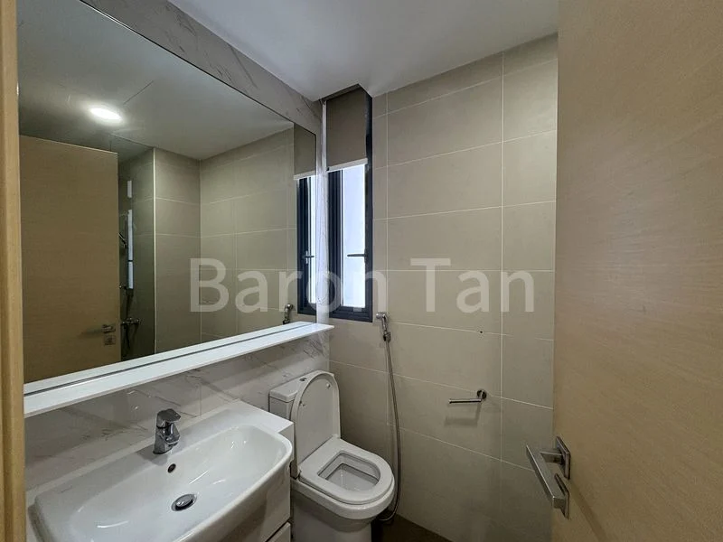 2 Bed Condo for Rent in  The Luxurie - Image 7