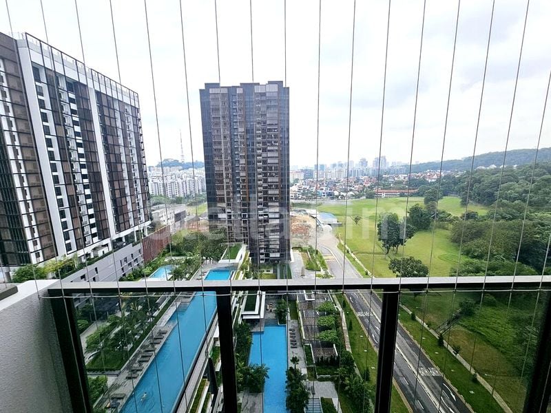 1 Bed Condo for Sale in  Midwood - Image 2