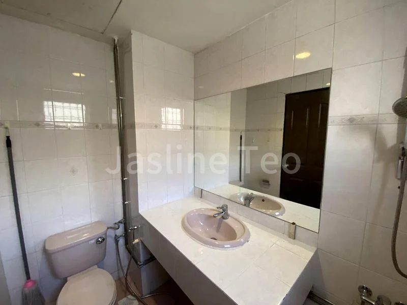 3 Bed Apartment (Condo) for Rent in  Guilin Mansions - Image 1