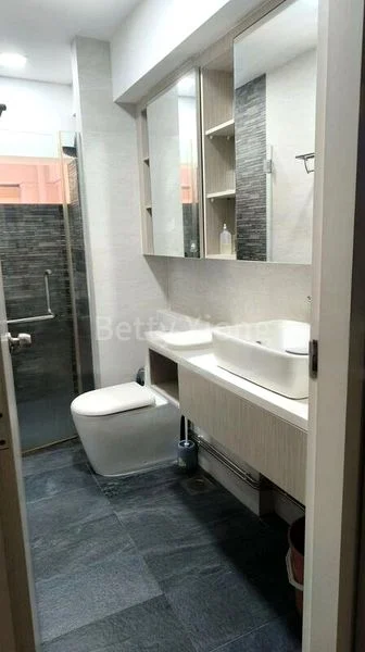 Common Room (HDB) for Rent in  585 Pasir Ris Street 53 - Image 1
