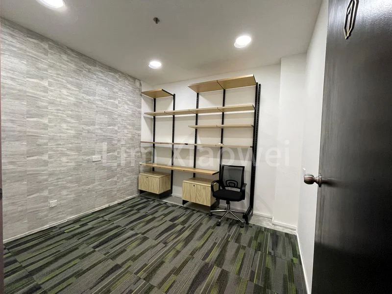 Light Industrial (B1) for Rent in  Zervex - Image 1