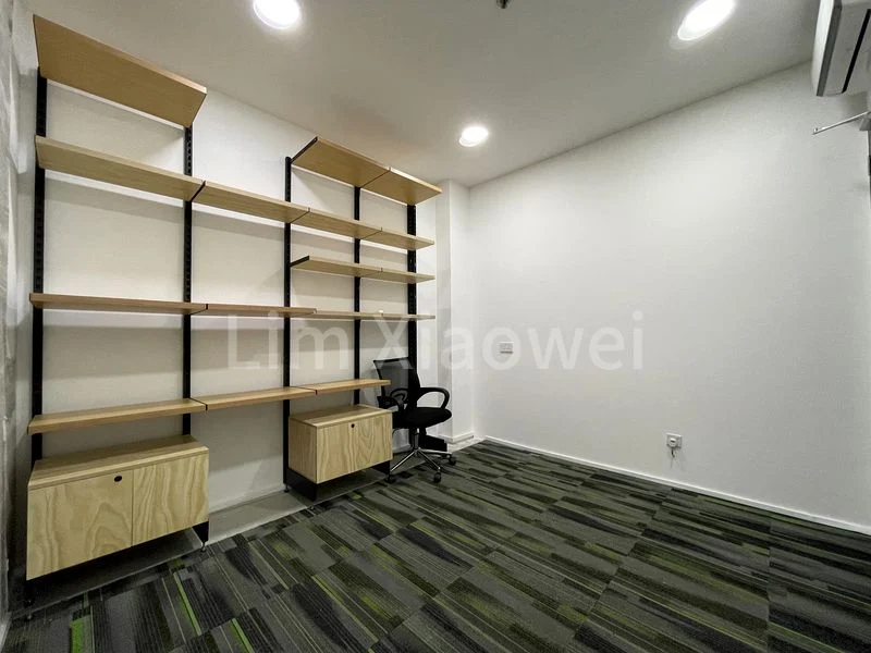 Light Industrial (B1) for Rent in  Zervex - Image 3