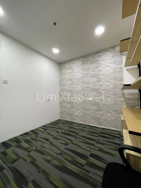 Light Industrial (B1) for Rent in  Zervex - Image 2