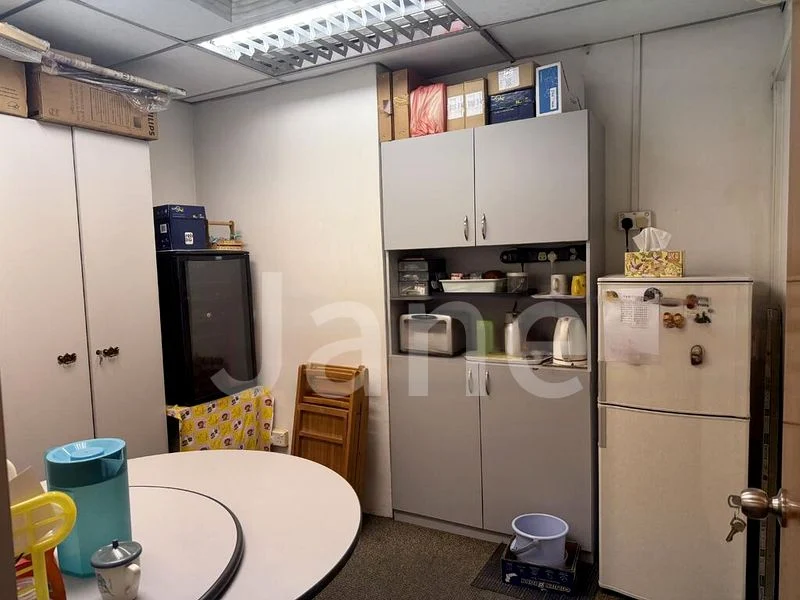 Office for Sale: International Plaza - Image 9