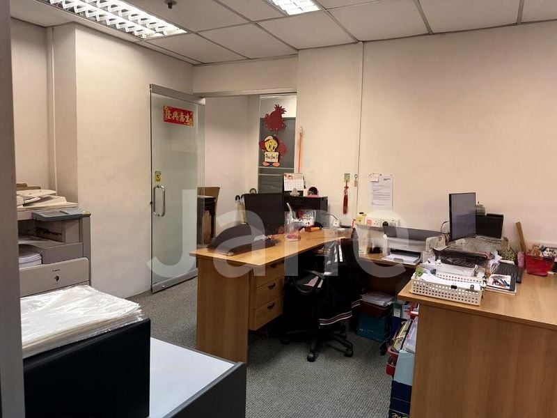 Office for Sale: International Plaza - Image 3