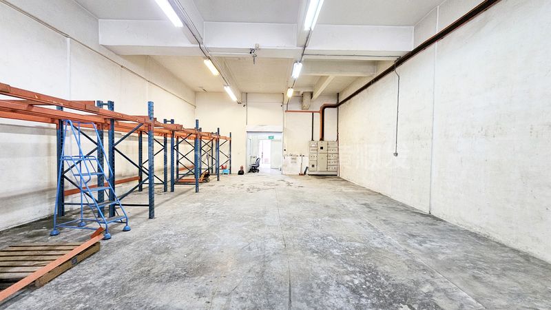 Light Industrial (B1) for Rent in  Henderson Industrial Park - Image 2