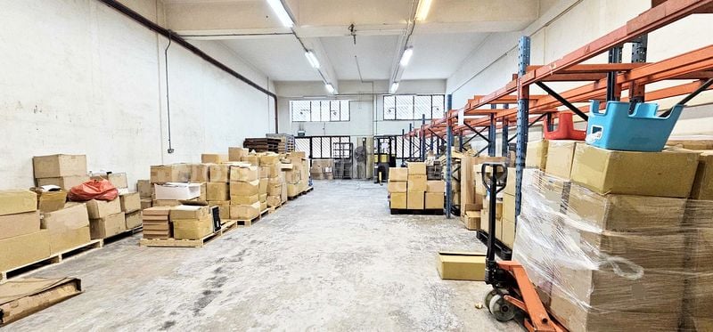 Light Industrial (B1) for Rent in  Henderson Industrial Park - Image 6