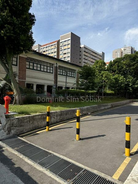 Food & Beverage for Rent: Rowell Road Corner Shop, 800 Sqft - Image 1