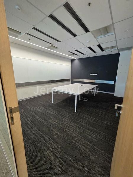 Office for Rent: Capital Square - Image 4